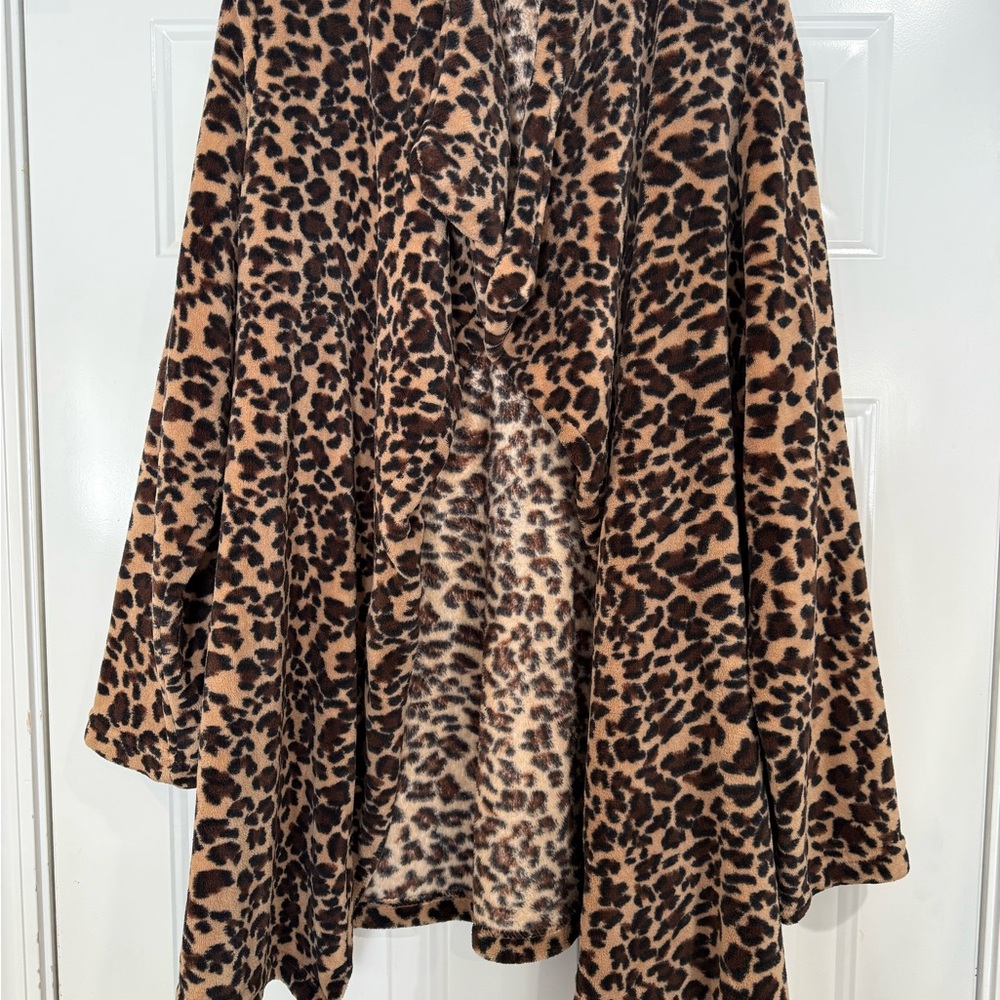 Leopard Print Faux Fur Cape